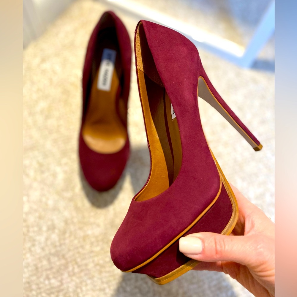 STEVE MADDEN Made in Brazil Sued Pumps 6.5